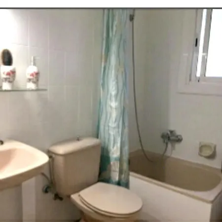 2 Bedrooms House At 50 M Away From The Beach With Sea View And Furnished Terrace * Roda de Bará