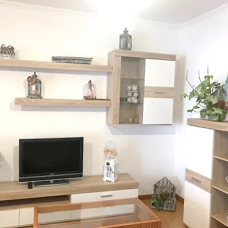 2 Bedrooms House At 50 M Away From The Beach With Sea View And Furnished Terrace Prázdninový dům *